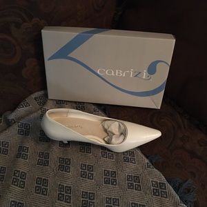 Cabrizi 8.5M white heels